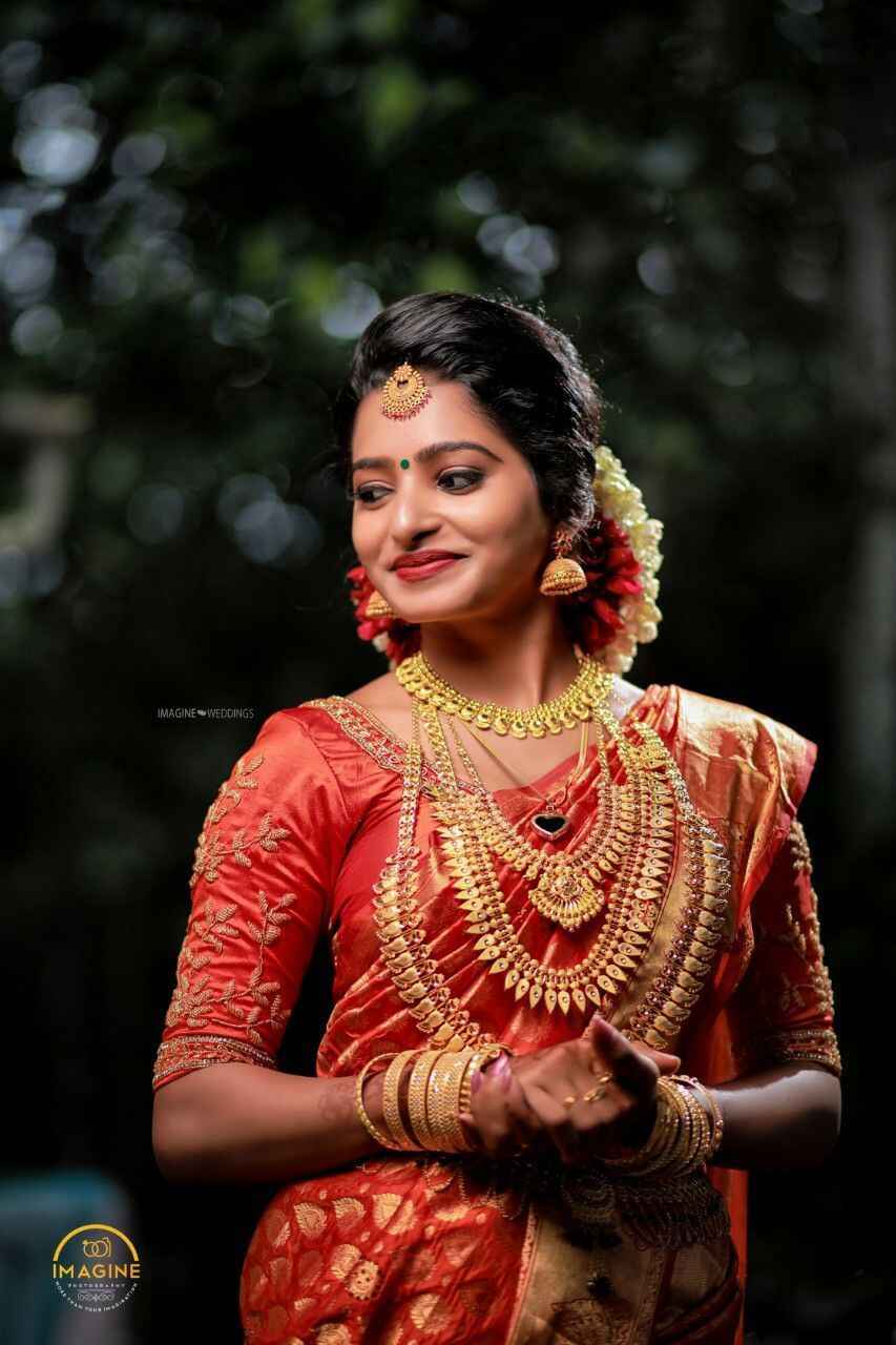 bridal photoshoot with traditional south indian wedding attire